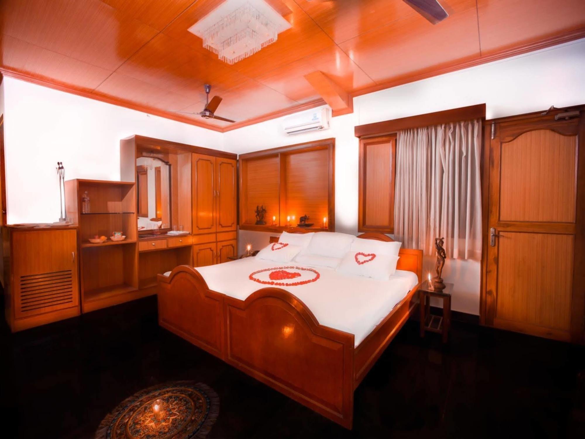 Sea Breeze Beach Resort Mamallapuram Eksteriør billede